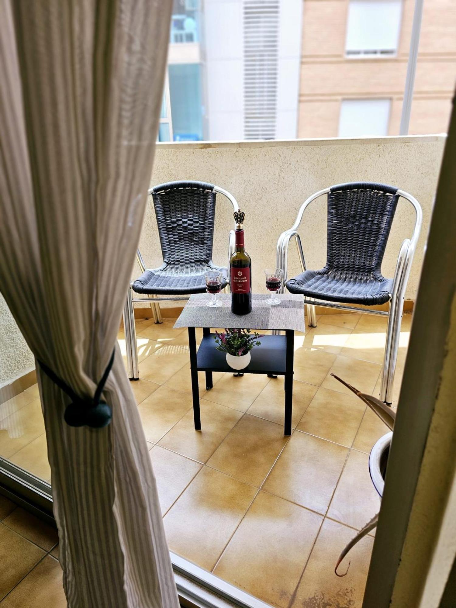 Apartamento Montserrat Almeria Bagian luar foto